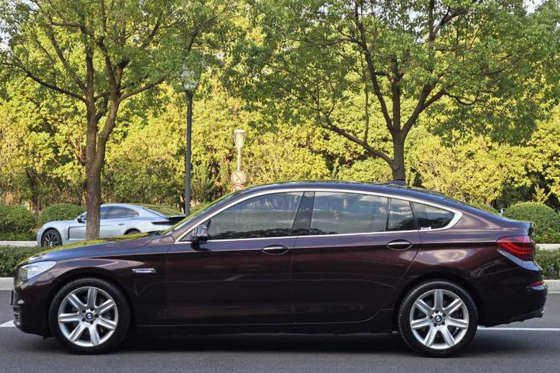 Used BMW 5 Series GT 2015 528i Leading Model Exterior 3