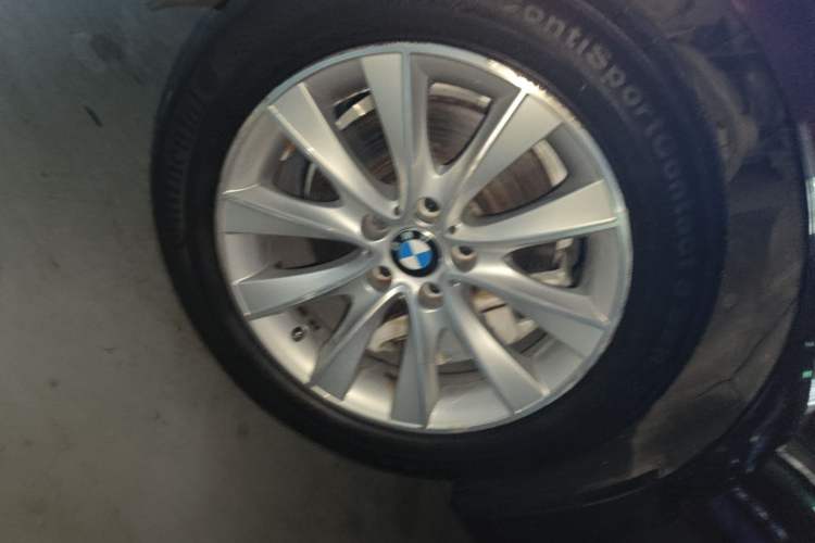 Used BMW 5 Series GT 2015 528i Leading Model Exterior 4
