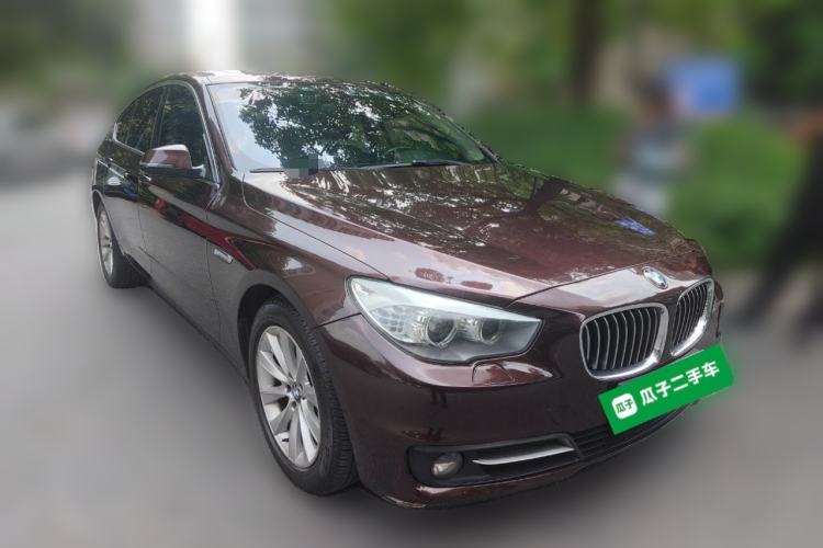 Used BMW 5 Series GT 2015 528i Leading Model Front Right 45 Deg