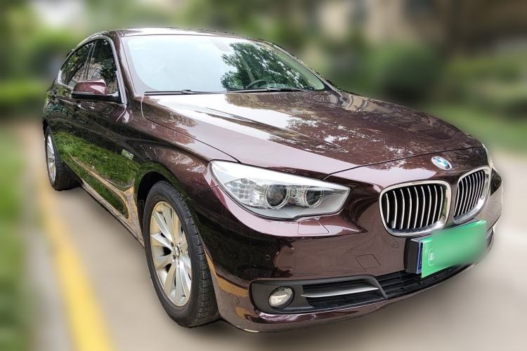 Used BMW 5 Series GT 2015 528i Leading Model Front Right 45 Deg