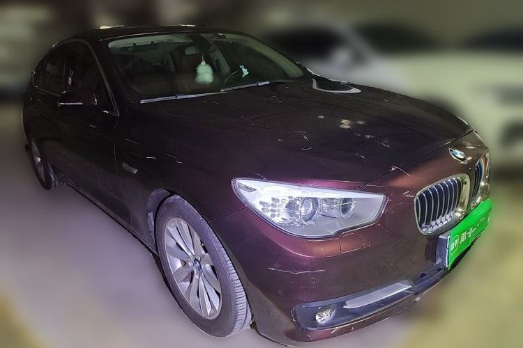 Used BMW 5 Series GT 2015 528i Leading Model Front Right 45 Deg