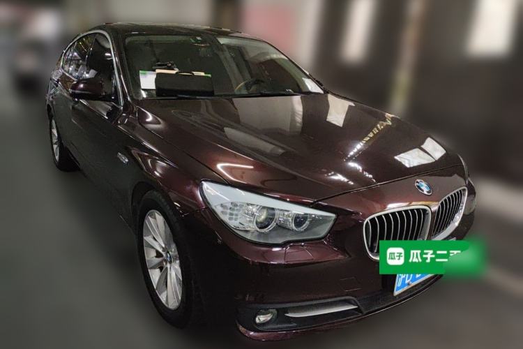 Used BMW 5 Series GT 2015 528i Leading Model Front Right 45 Deg