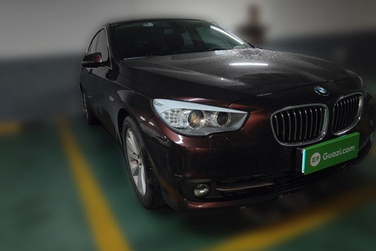 Used BMW 5 Series GT 2015 528i Leading Model Front Right 45 Deg
