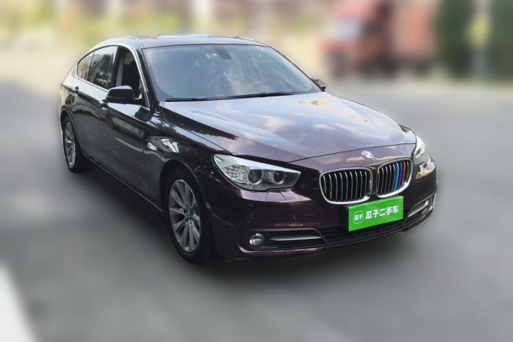 Used BMW 5 Series GT 2015 528i Leading Model Front Right 45 Deg