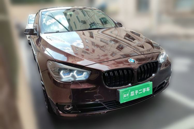 Used BMW 5 Series GT 2015 535i Leading Model Front Right 45 Deg