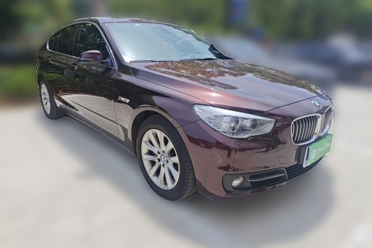 Used BMW 5 Series GT 2015 528i Leading Model Front Right 45 Deg