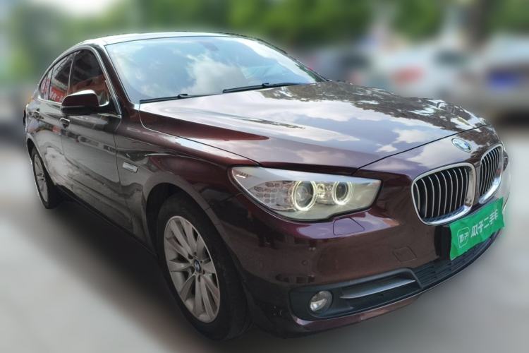 Used BMW 5 Series GT 2015 528i Leading Model Front Right 45 Deg