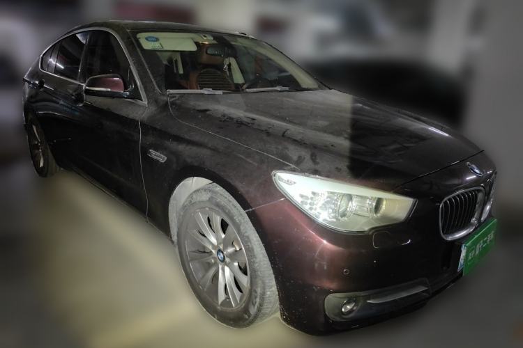 Used BMW 5 Series GT 2015 528i Leading Model Front Right 45 Deg