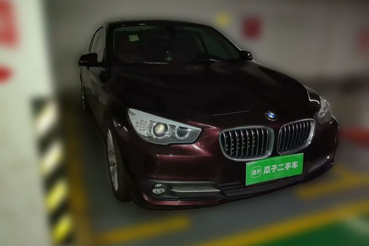 Used BMW 5 Series GT 2015 535i Leading Model Front Right 45 Deg