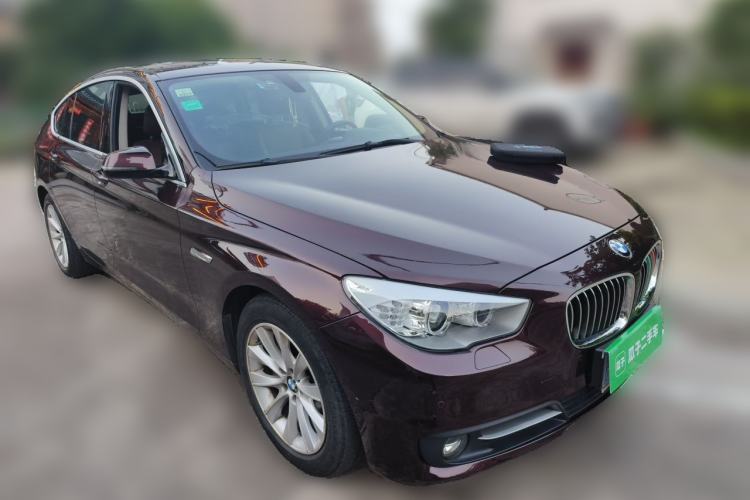 Used BMW 5 Series GT 2015 528i Leading Model Front Right 45 Deg
