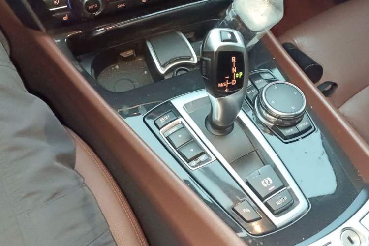 Used BMW 5 Series GT 2015 535i Leading Model Gear Lever