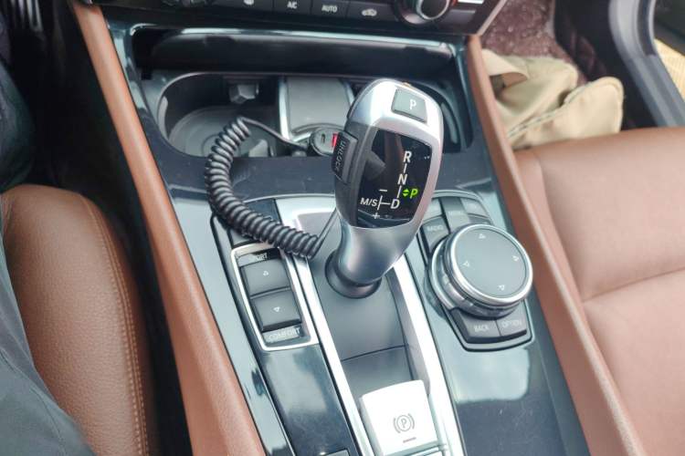 Used BMW 5 Series GT 2015 528i Leading Model Gear Lever