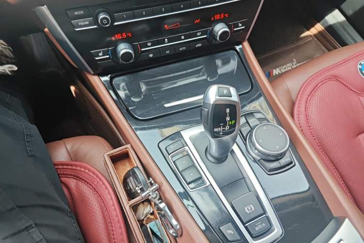 Used BMW 5 Series GT 2015 528i Leading Model Gear Lever