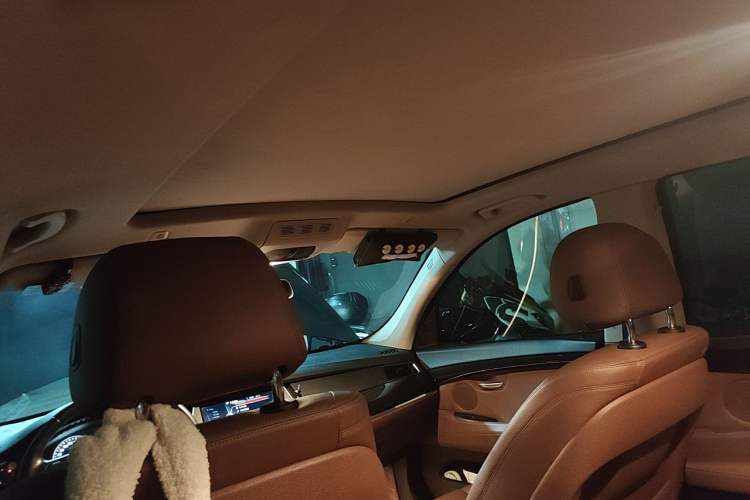 Used BMW 5 Series GT 2015 528i Leading Model Headliner