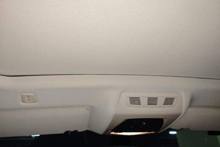 Used BMW 5 Series GT 2015 528i Leading Model Headliner