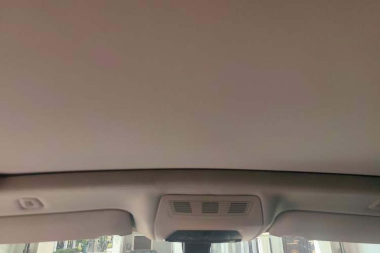 Used BMW 5 Series GT 2015 528i Leading Model Headliner