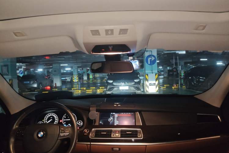 Used BMW 5 Series GT 2015 528i Leading Model Headliner