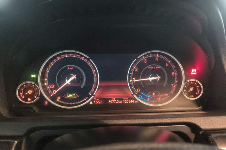 Used BMW 5 Series GT 2015 528i Leading Model Instrument Cluster