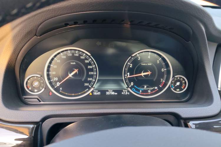 Used BMW 5 Series GT 2015 528i Leading Model Instrument Cluster