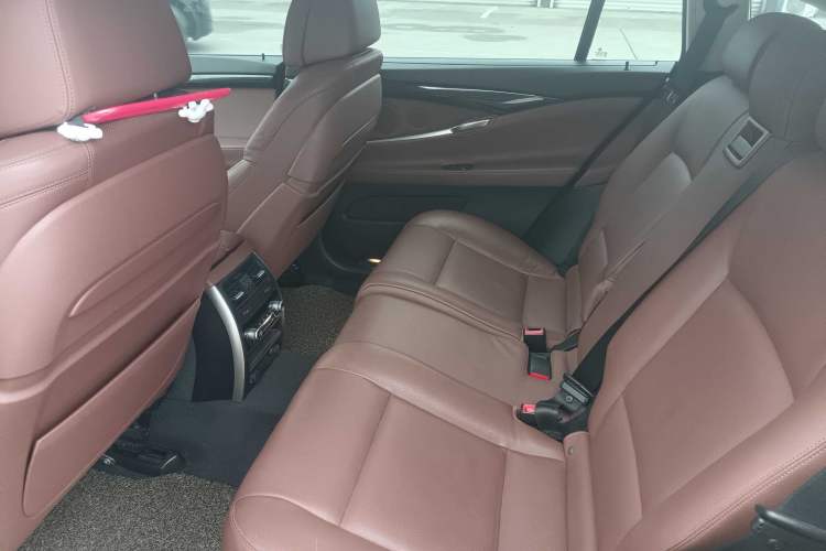 Used BMW 5 Series GT 2015 535i xDrive Interior 1