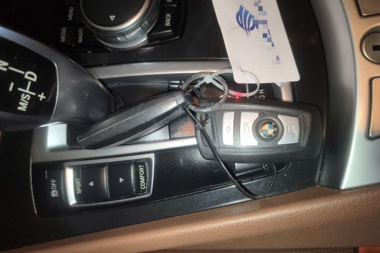 Used BMW 5 Series GT 2015 528i Leading Model Interior 1