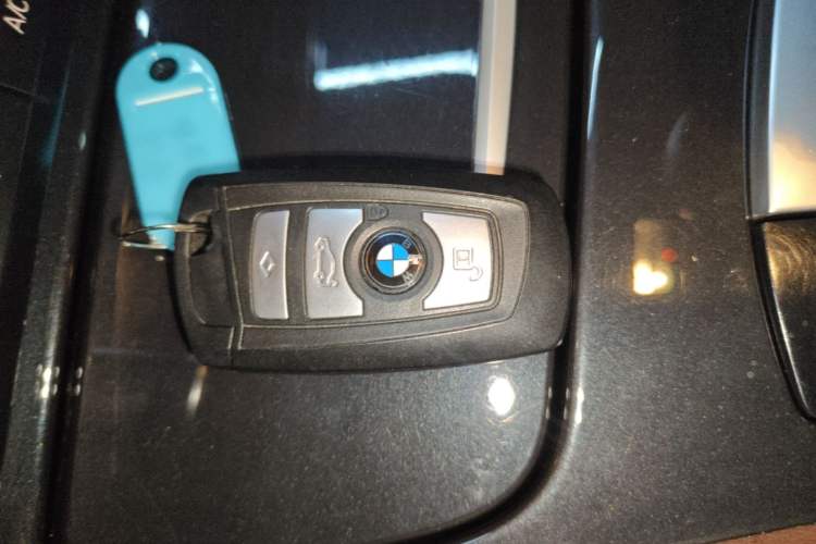 Used BMW 5 Series GT 2015 528i Leading Model Interior 1