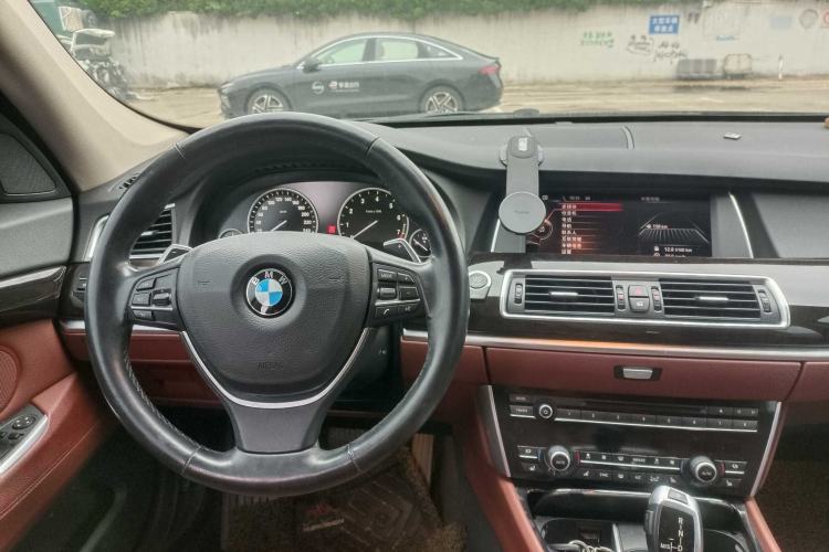 Used BMW 5 Series GT 2015 535i xDrive Interior 2