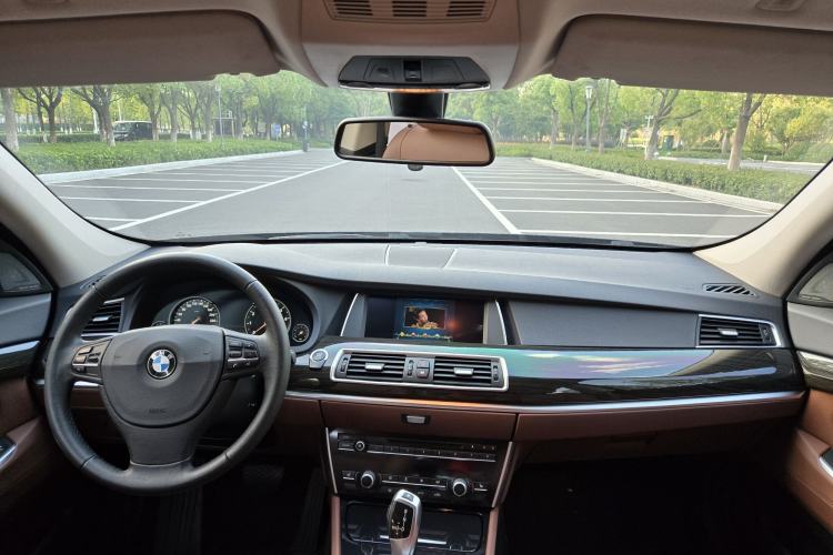 Used BMW 5 Series GT 2015 528i Leading Model Interior 2