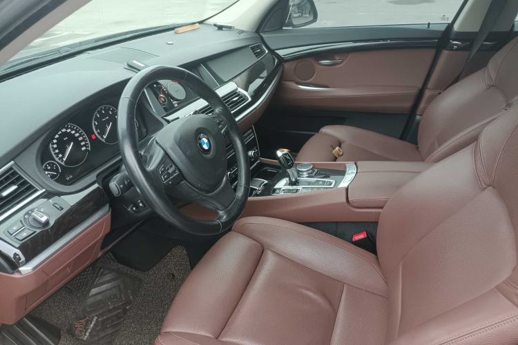 Used BMW 5 Series GT 2015 535i xDrive Interior 3