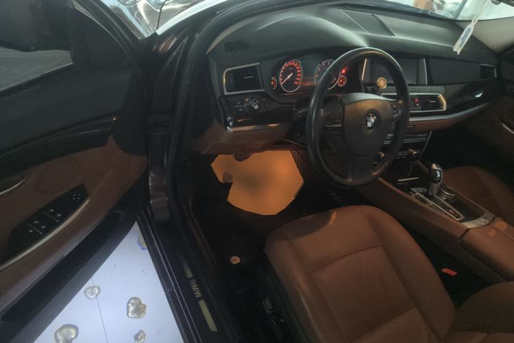 Used BMW 5 Series GT 2015 528i Leading Model Interior 3