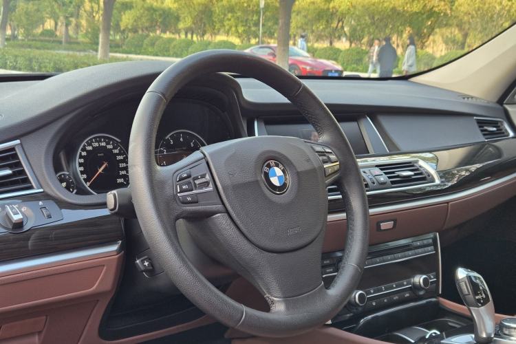 Used BMW 5 Series GT 2015 528i Leading Model Interior 6