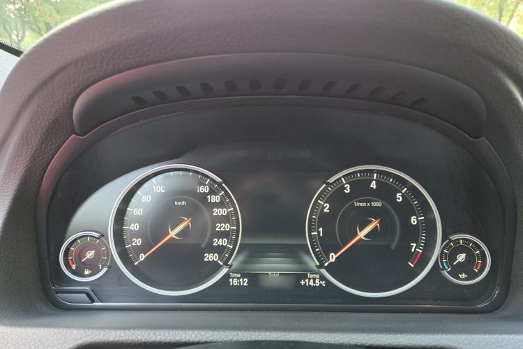 Used BMW 5 Series GT 2015 528i Leading Model Interior 7