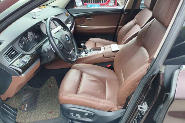 Used BMW 5 Series GT 2015 535i xDrive Left Front Seat