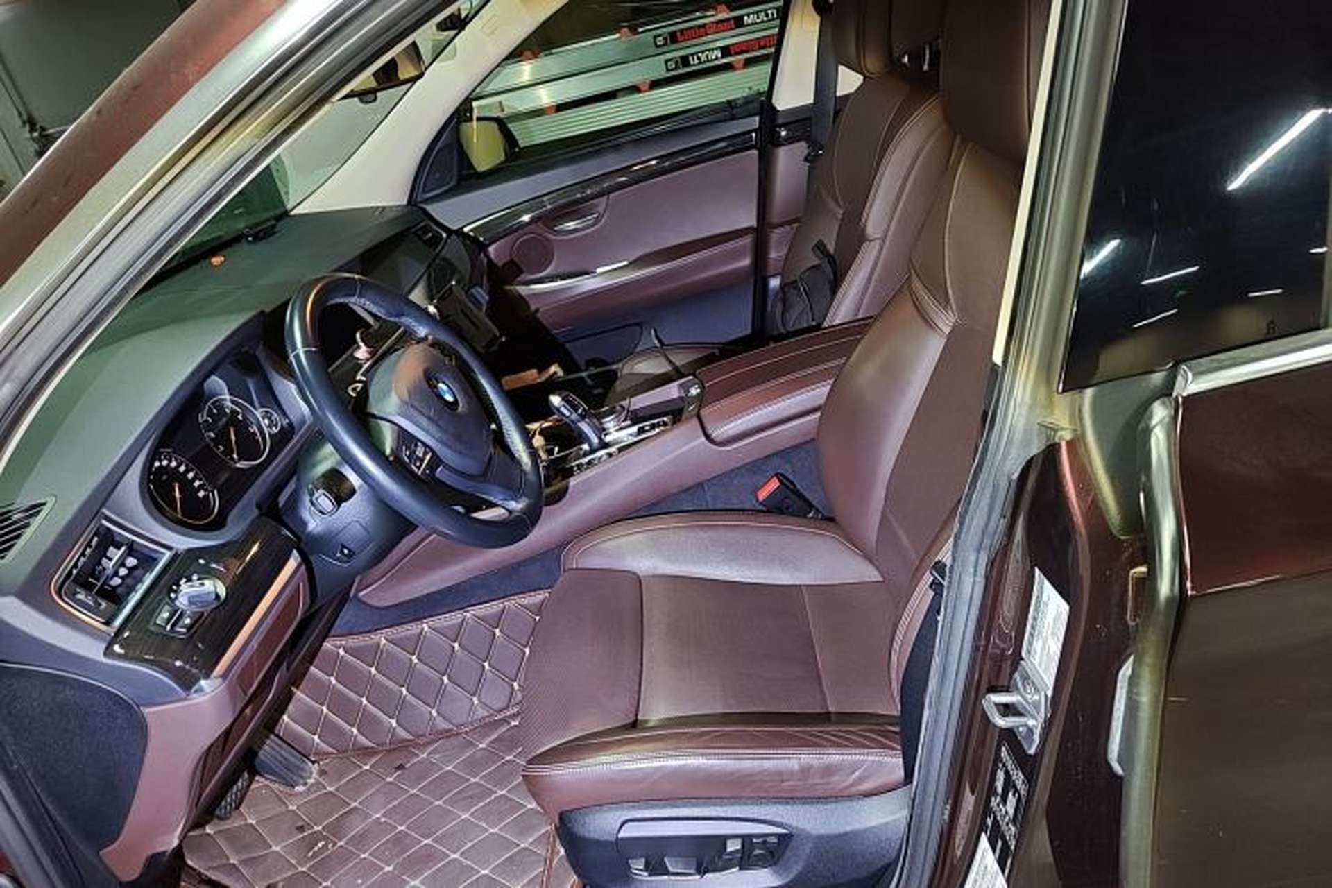 Used BMW 5 Series GT 2015 528i Luxury Edition Left Front Seat