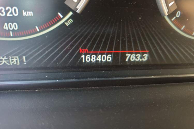 Used BMW 5 Series GT 2015 535i Leading Model Odometer Close Up