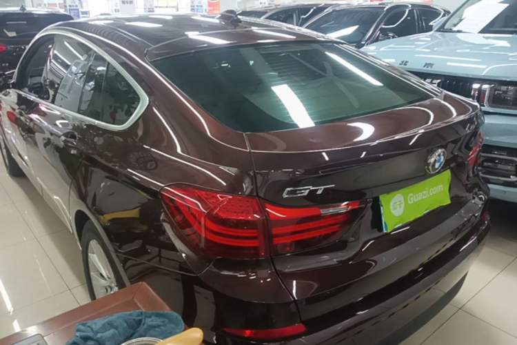 Used BMW 5 Series GT 2015 528i Leading Model Rear Left 45 Deg