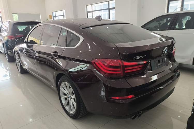 Used BMW 5 Series GT 2015 528i Leading Model Rear Left 45 Deg
