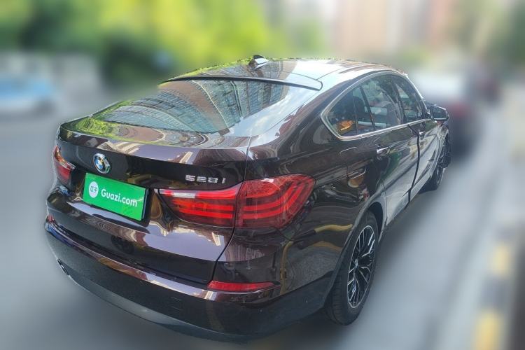 Used BMW 5 Series GT 2015 528i Leading Model Rear Right 45 Deg