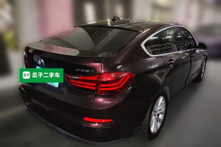 Used BMW 5 Series GT 2015 528i Leading Model Rear Right 45 Deg