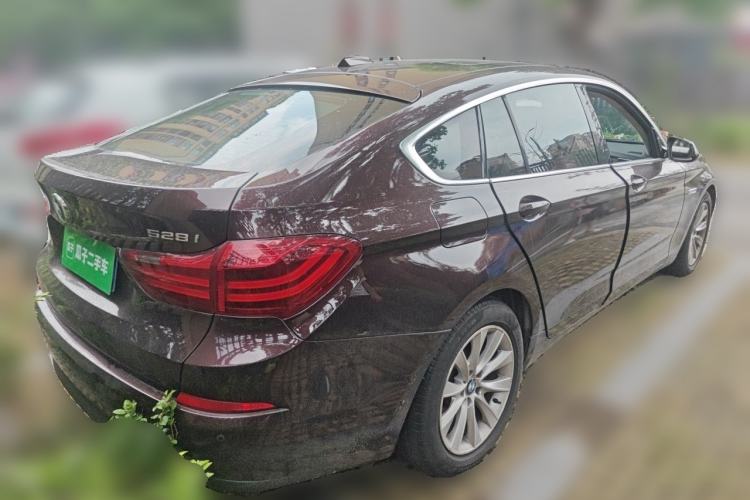 Used BMW 5 Series GT 2015 528i Leading Model Rear Right 45 Deg