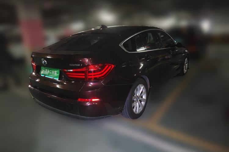 Used BMW 5 Series GT 2015 528i Leading Model Rear Right 45 Deg