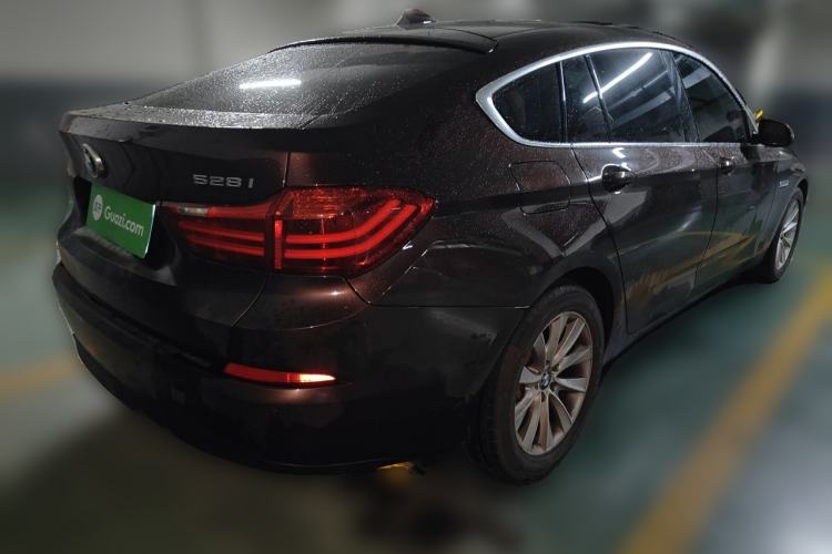 Used BMW 5 Series GT 2015 528i Leading Model Rear Right 45 Deg