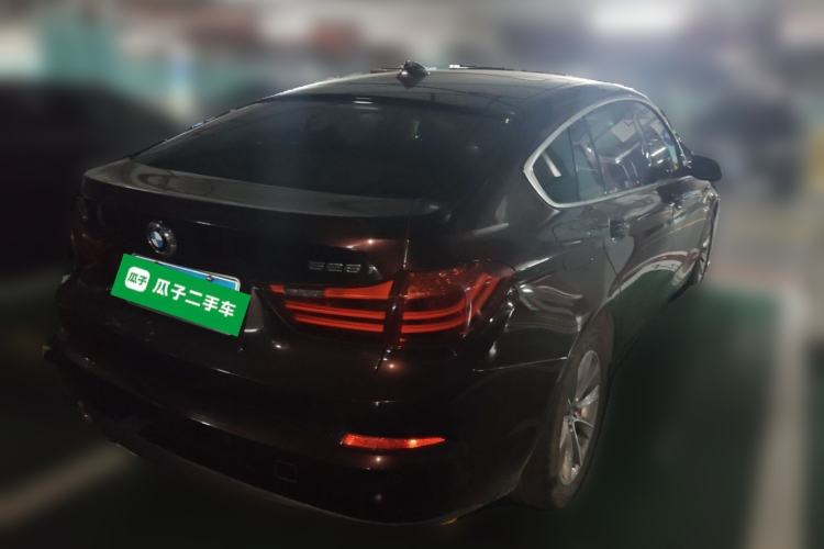 Used BMW 5 Series GT 2015 528i Leading Model Rear Right 45 Deg