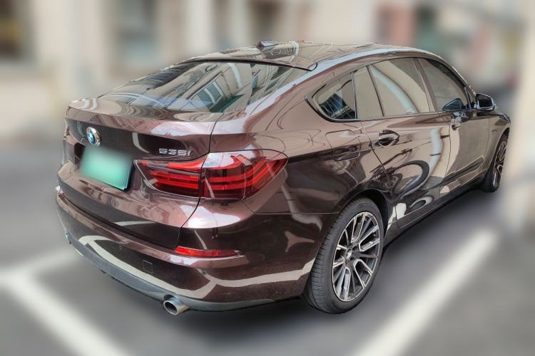 Used BMW 5 Series GT 2015 535i Leading Model Rear Right 45 Deg