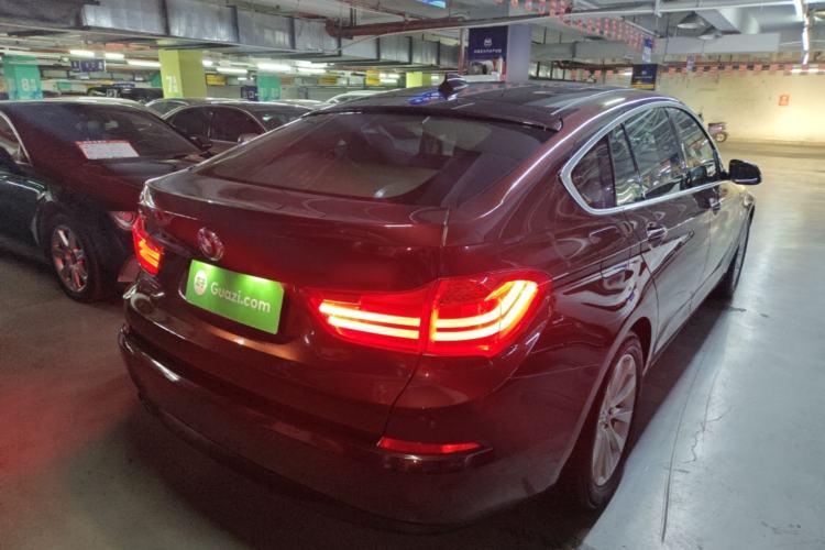 Used BMW 5 Series GT 2015 528i Leading Model Rear Right 45 Deg