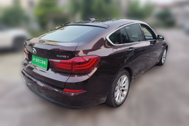 Used BMW 5 Series GT 2015 528i Leading Model Rear Right 45 Deg