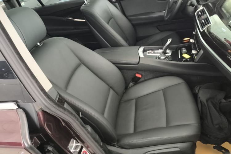 Used BMW 5 Series GT 2015 528i Leading Model Right Front Seat