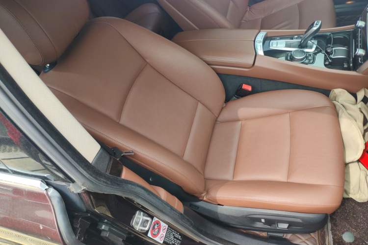 Used BMW 5 Series GT 2015 528i Leading Model Right Front Seat