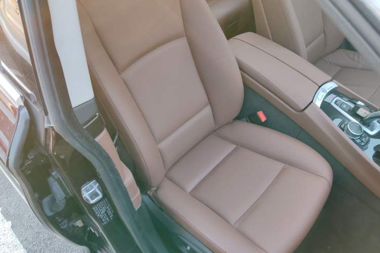 Used BMW 5 Series GT 2015 528i Leading Model Right Front Seat