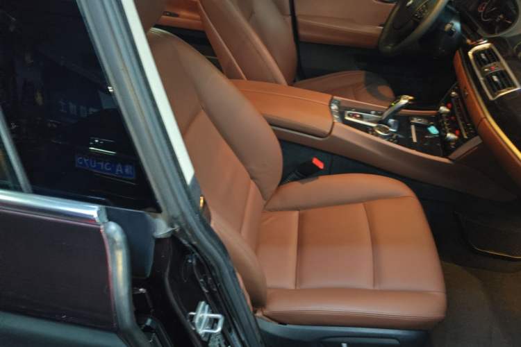 Used BMW 5 Series GT 2015 528i Leading Model Right Front Seat